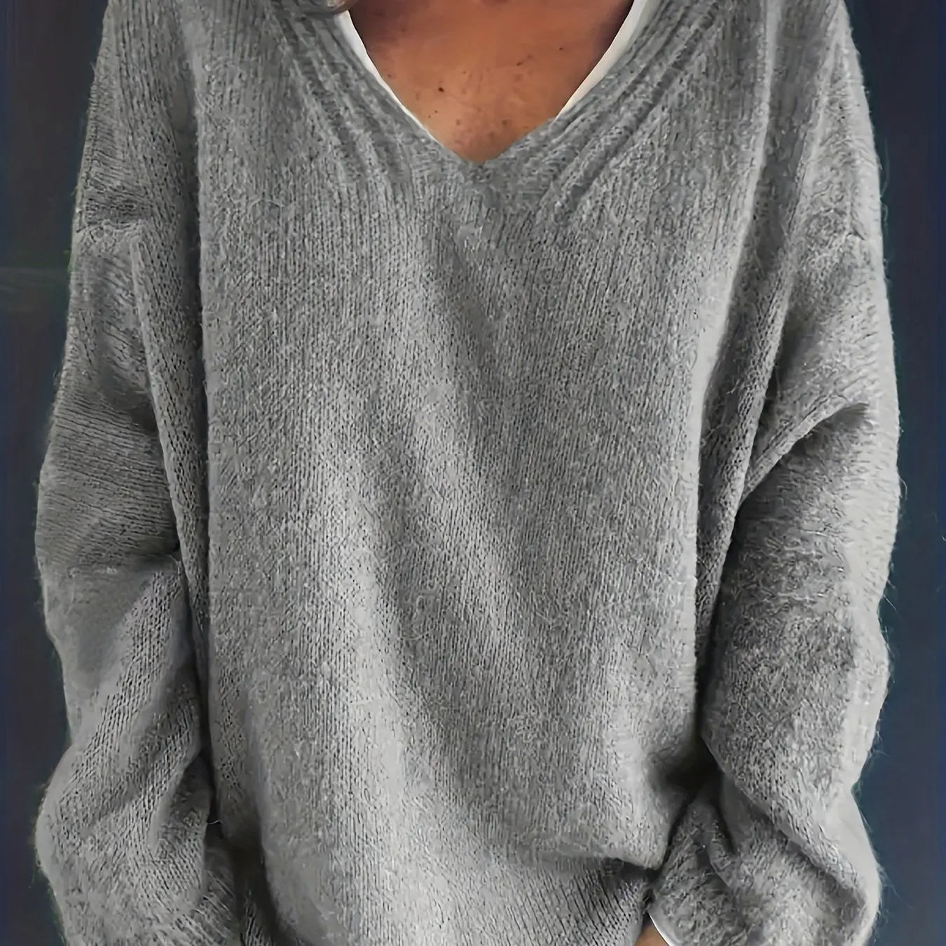 Maglione da Donna Oversize con Scollo a V - Image 2