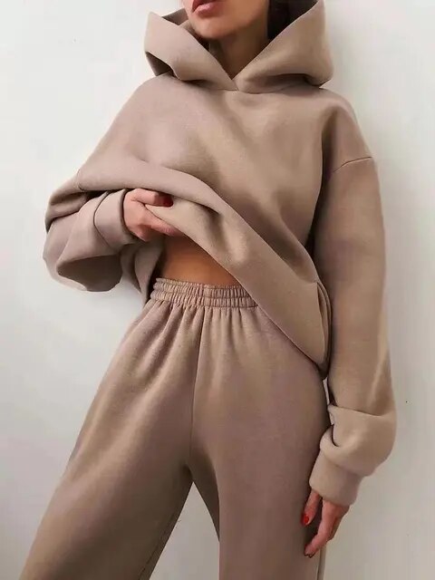 Completo Felpa con Cappuccio e Pantaloni da Donna - Image 11