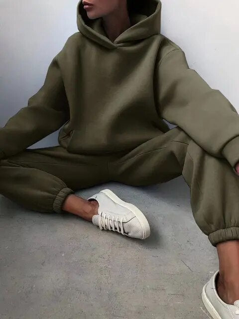 Completo Felpa con Cappuccio e Pantaloni da Donna - Image 8