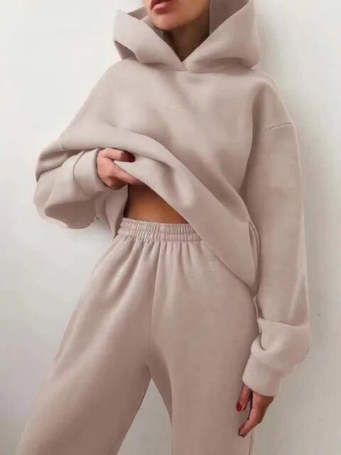 Completo Felpa con Cappuccio e Pantaloni da Donna - Image 10