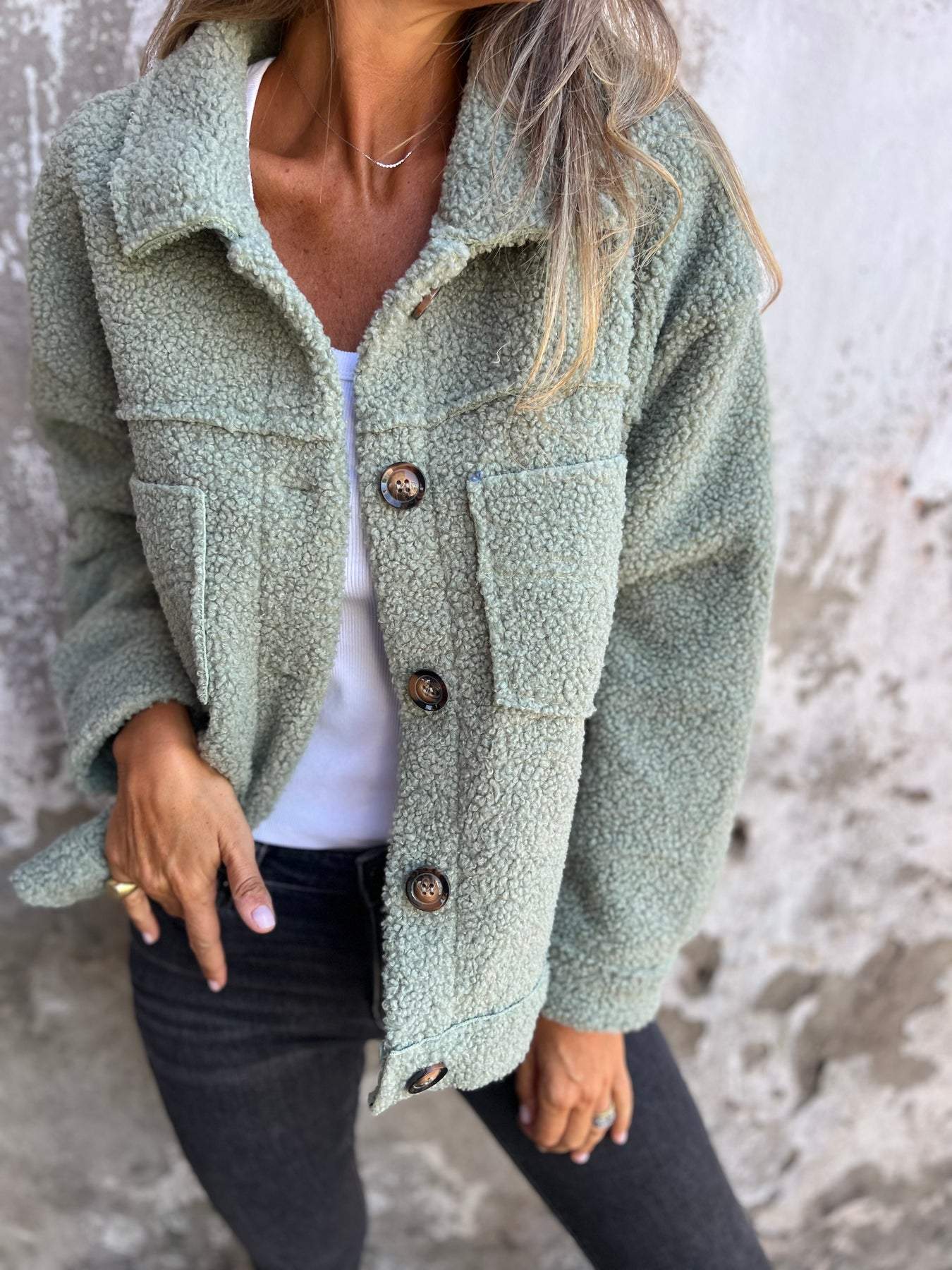 Giacca Sherpa Abbottonata da Donna - Image 4