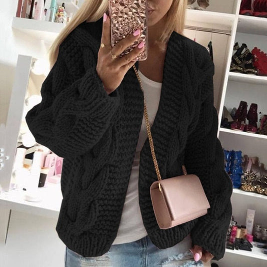 Cardigan da donna oversize a maglia con trecce - Image 1